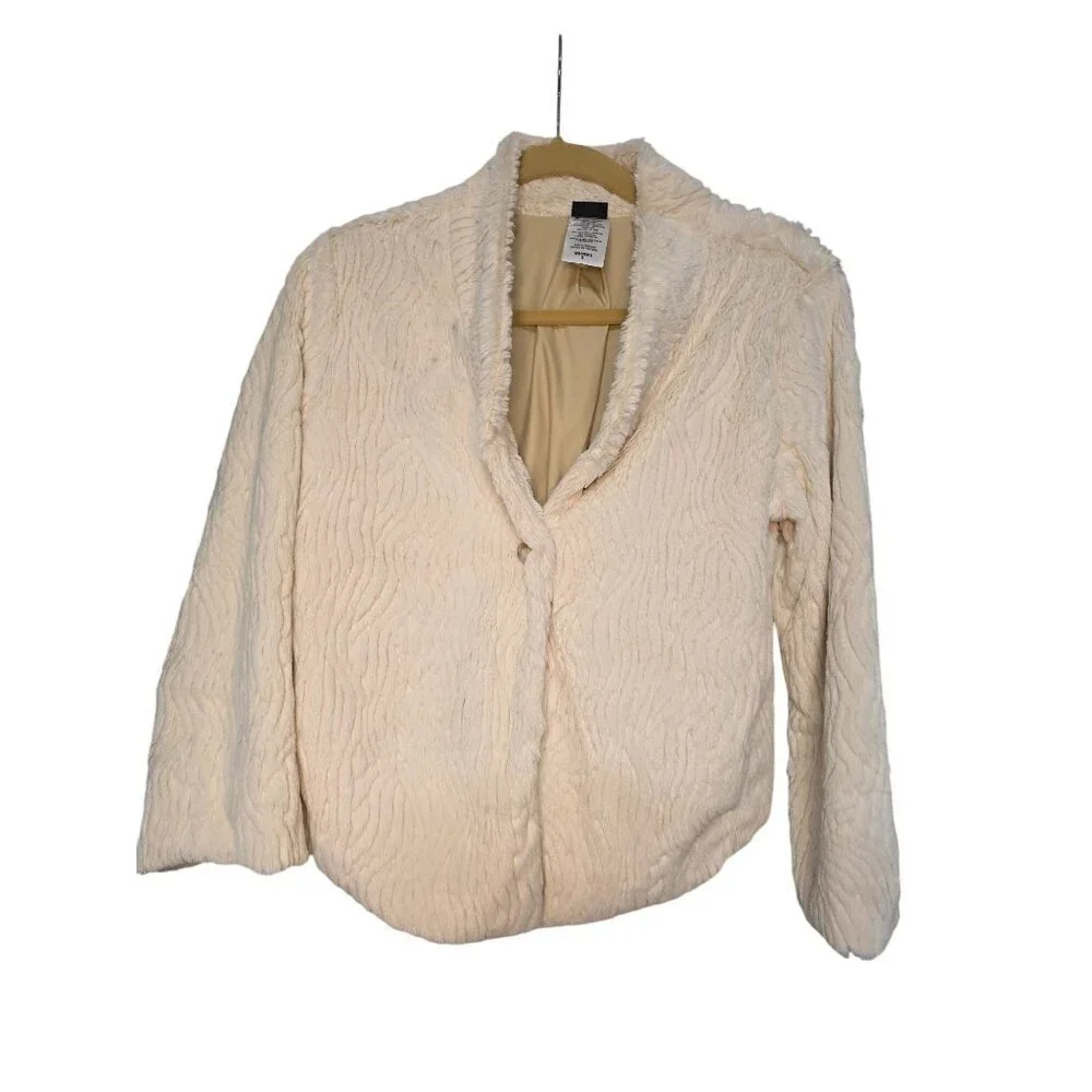 Patagonia Cream Faux Fur Womens Jacket Size‎ S Lined Soft Texture Button Closure
